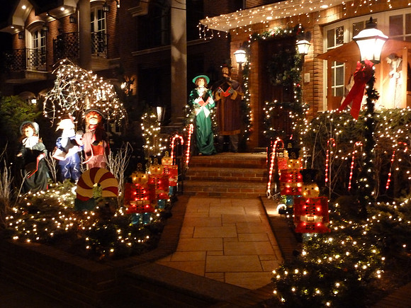 ChristmasLights2010 067